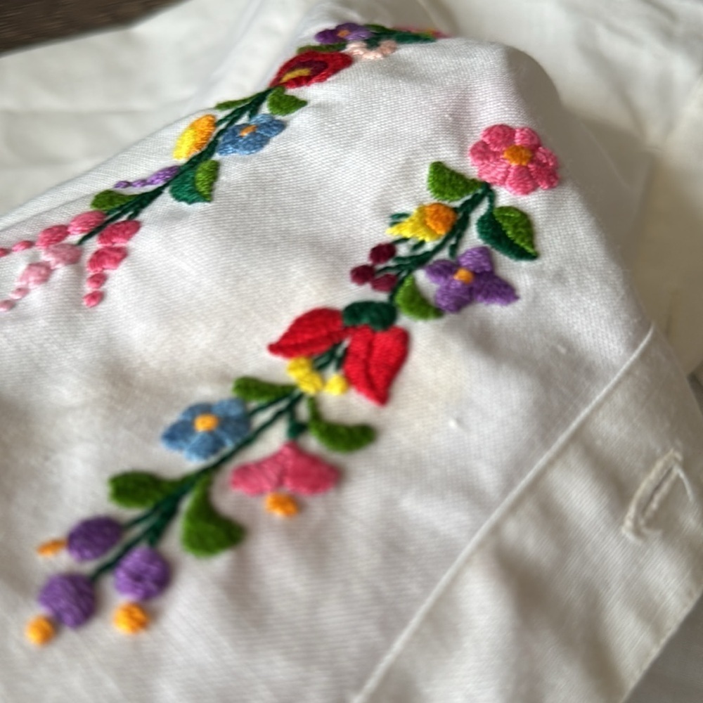 Vintage white button down with floral embroidery size 46 - Picture 4 of 16